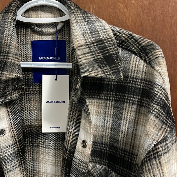 Jack & Jones men’s shacket - Picture 2 of 3